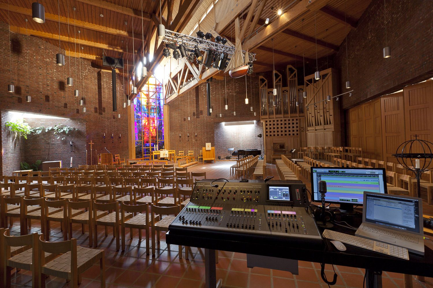 Ic Live Turns The Tables For Oslo S Modern Church Sound Forums