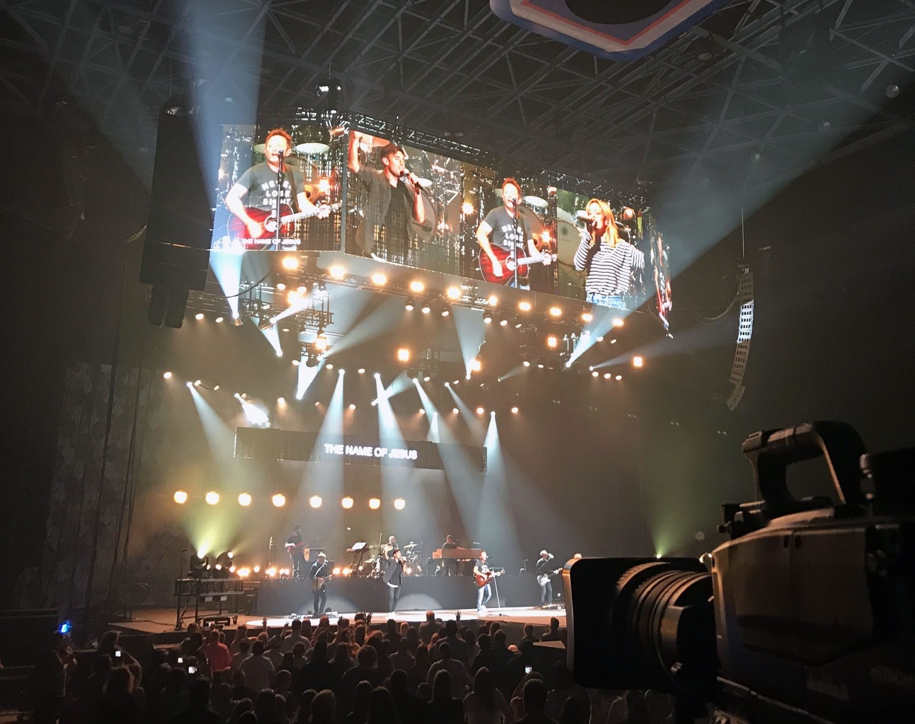 Chris Tomlin’s Worship Night In America Tour Delivers Praiseworthy