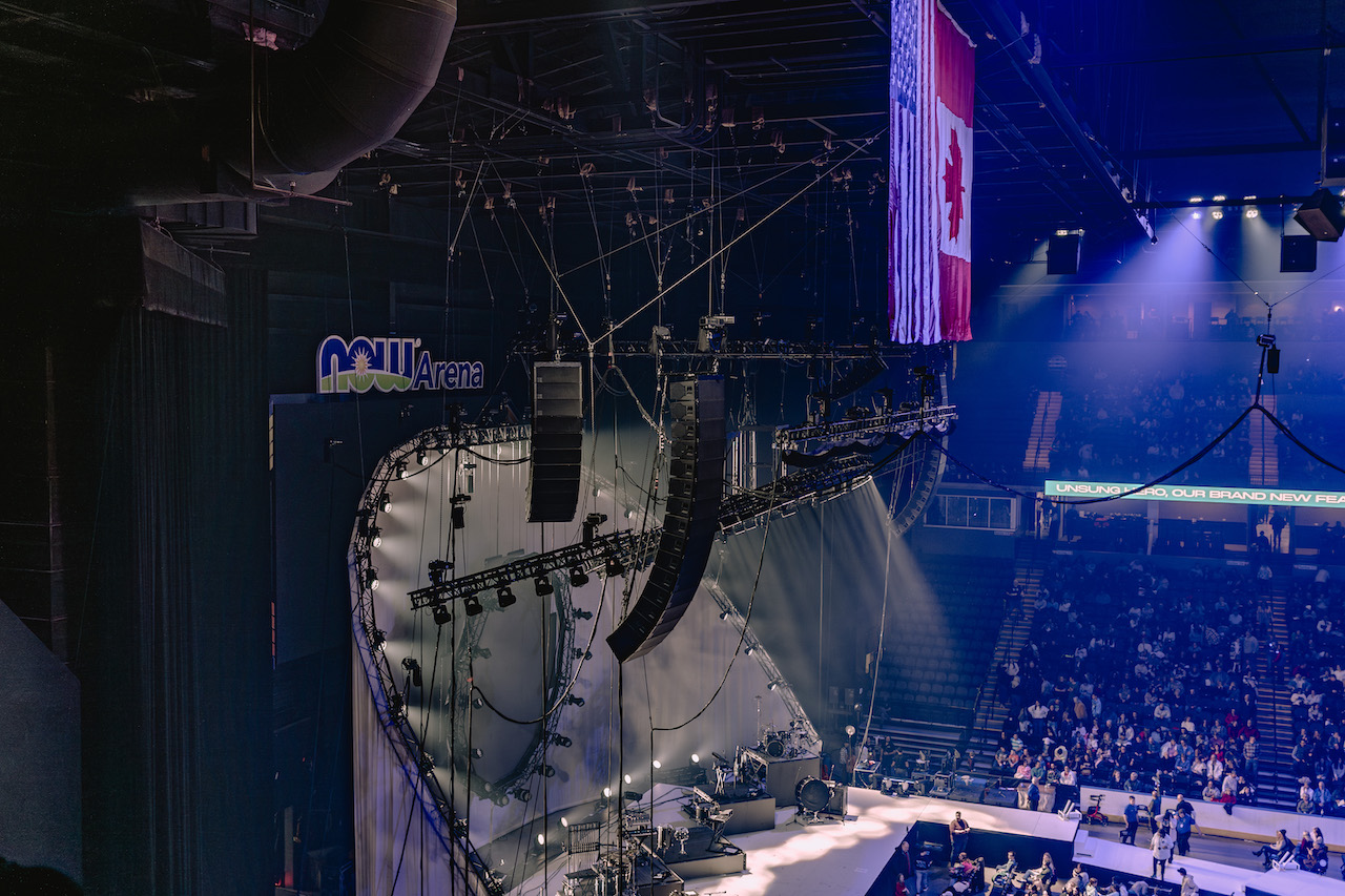 It’s a d&b GSL system For King + Country Christmas tour. Sound Forums